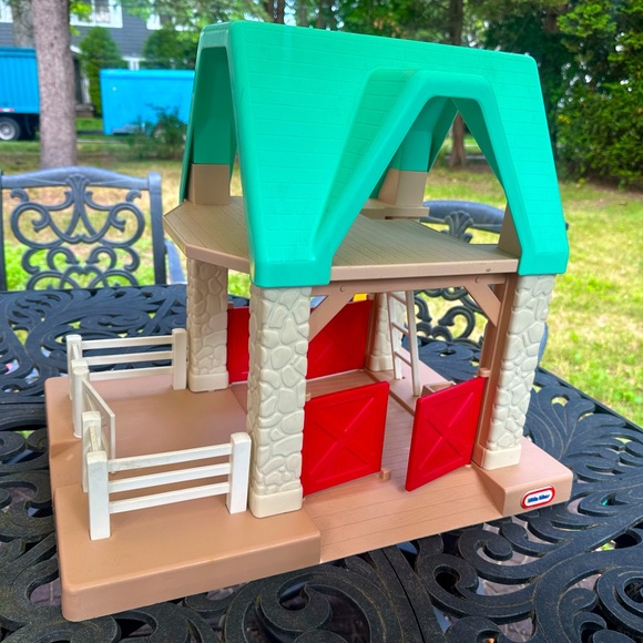 Vintage Little Tikes HORSE STABLE BARN